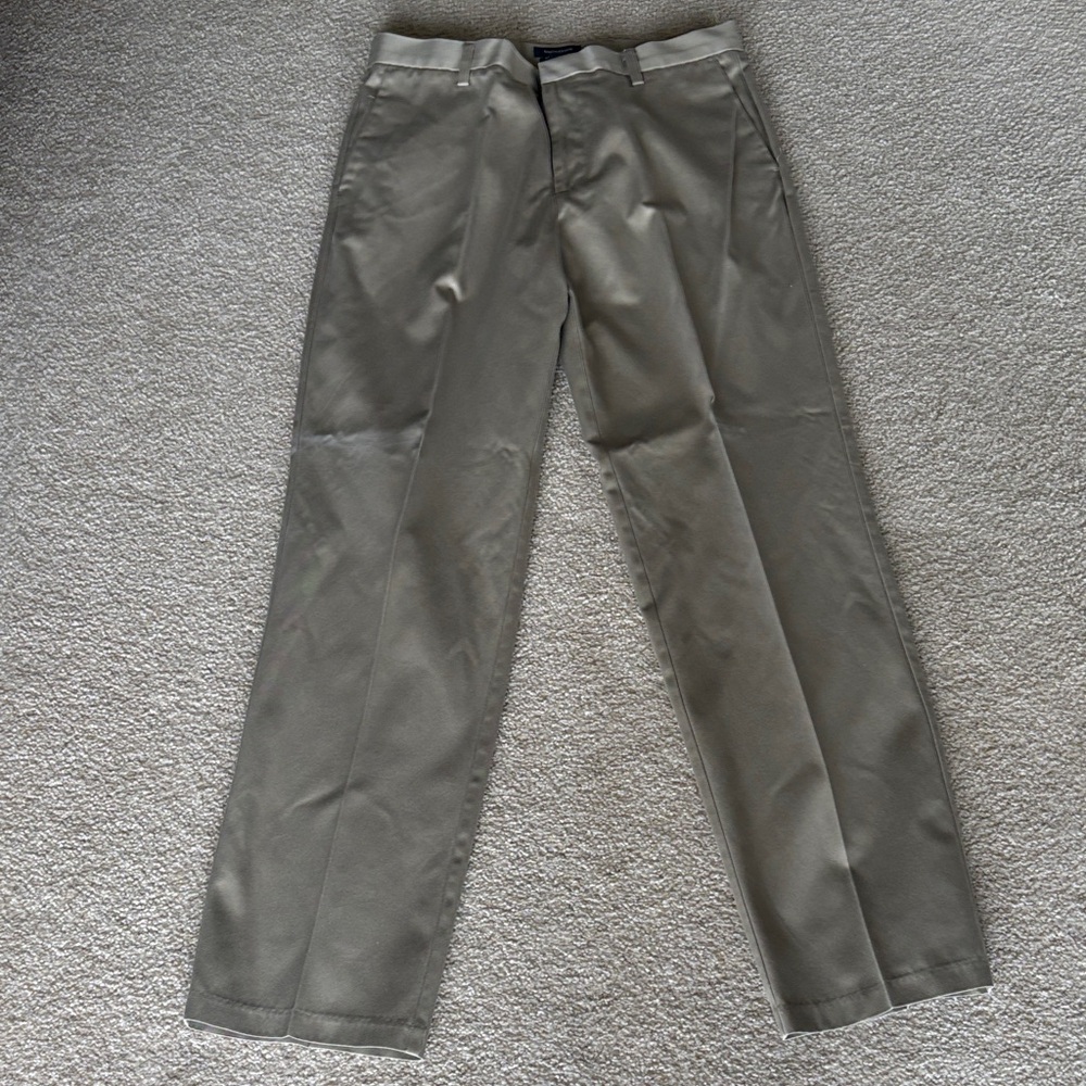 Dockers Men's Khaki Chinos